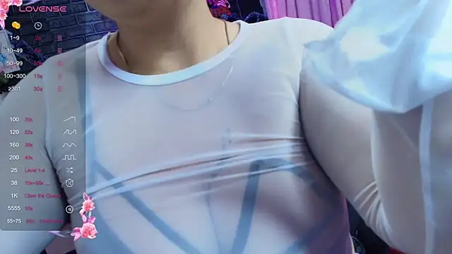 Snapshot of loren_tits24 chatting on December 19, 2025, 9:50 pm loren tits24 online show from December 19, 2025, 9:50 pm