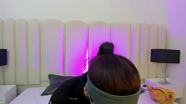 Snapshot of AnnyCherry_ chatting on February 13, 2026, 7:14 pm AnnyCherry online show from February 13, 2026, 7:14 pm