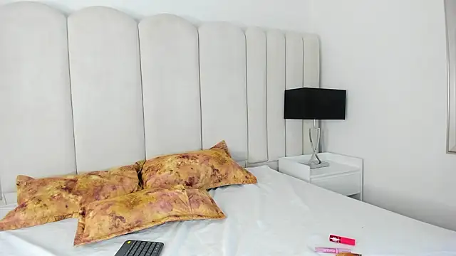 Snapshot of AnnyCherry_ chatting on February 3, 2026, 2:53 am AnnyCherry online show from February 3, 2026, 2:53 am