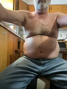 Snapshot of Frenchpoo chatting on January 9, 2026, 5:53 pm Frenchpoo online show from January 9, 2026, 5:53 pm