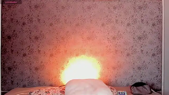 Snapshot of Ari_sunshine_ chatting on October 23, 2025, 2:54 am Ari sunshine online show from October 23, 2025, 2:54 am