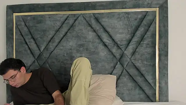 Snapshot of Ari_sunshine_ chatting on December 14, 2025, 9:20 pm Ari sunshine online show from December 14, 2025, 9:20 pm