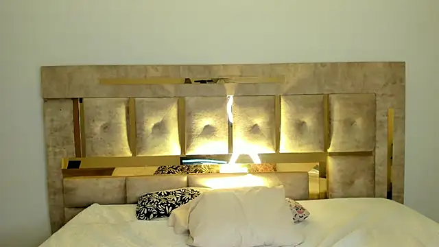 Snapshot of Ari_sunshine_ chatting on October 3, 2025, 6:15 am Ari sunshine online show from October 3, 2025, 6:15 am