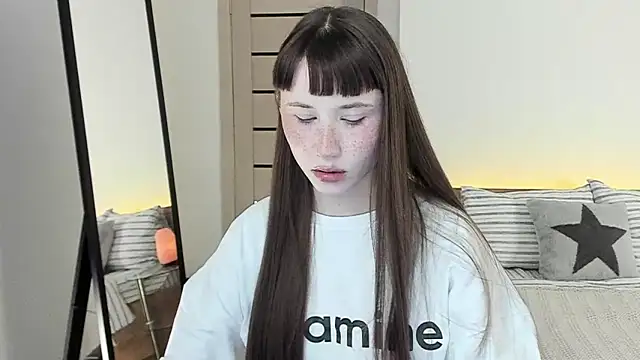 Snapshot of Stella_Sunny chatting on April 8, 2026, 8:05 am Stella Sunny online show from April 8, 2026, 8:05 am