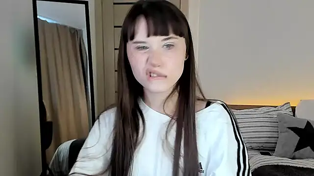 Stella Sunny online show from February 22, 2026, 3:02 pm