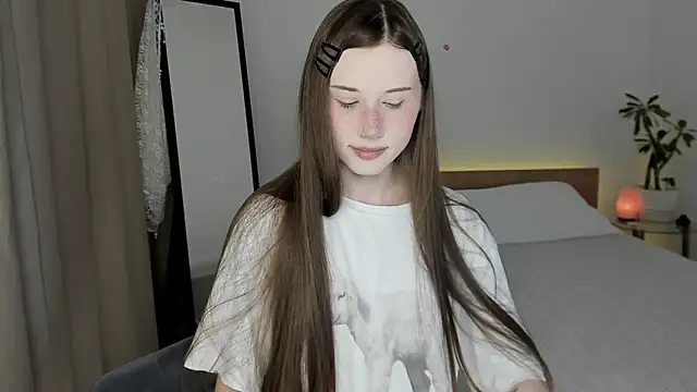 Snapshot of Stella_Sunny chatting on July 16, 2026, 1:19 pm Stella Sunny online show from July 16, 2026, 1:19 pm