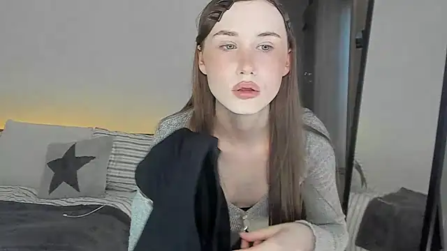 Snapshot of Stella_Sunny chatting on May 24, 2026, 4:29 pm Stella Sunny online show from May 24, 2026, 4:29 pm