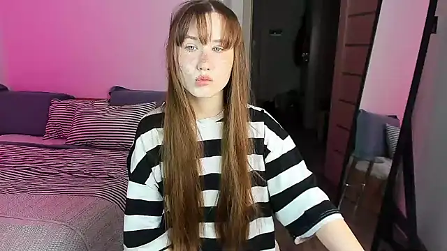 Stella Sunny online show from October 4, 2025, 9:05 pm