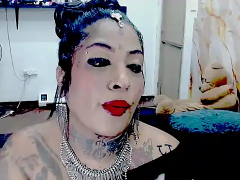 Snapshot of Indiancatz2 chatting on May 10, 2026, 5:26 pm Indiancatz2 online show from May 10, 2026, 5:26 pm