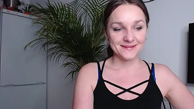 AliciaDesire online show from February 13, 2025, 2:52 pm