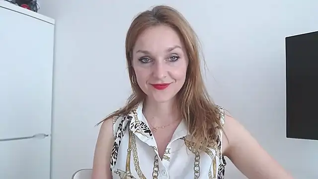 Snapshot of AliciaDesire chatting on March 31, 2026, 2:19 pm AliciaDesire online show from March 31, 2026, 2:19 pm