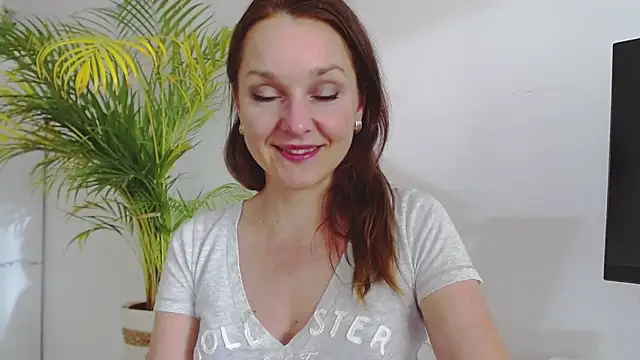 AliciaDesire online show from March 18, 2025, 3:44 pm