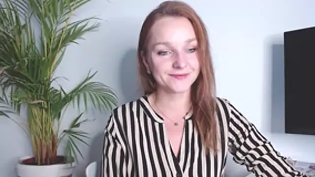 AliciaDesire online show from November 12, 2025, 2:10 pm