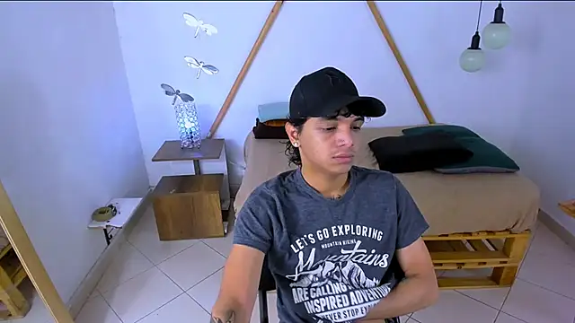 Snapshot of Brand_habes chatting on October 6, 2025, 1:12 pm Brand habes online show from October 6, 2025, 1:12 pm