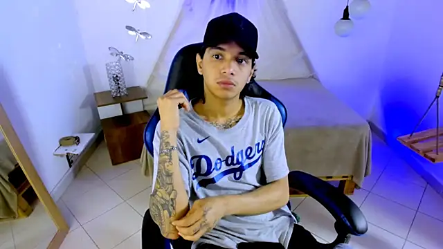 Snapshot of Brand_habes chatting on December 16, 2025, 5:00 am Brand habes online show from December 16, 2025, 5:00 am