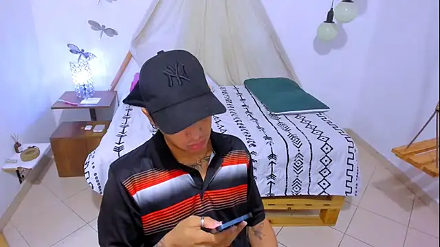 Snapshot of Brand_habes chatting on September 13, 2025, 7:25 pm Brand habes online show from September 13, 2025, 7:25 pm