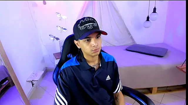 Snapshot of Brand_habes chatting on February 12, 2026, 5:29 am Brand habes online show from February 12, 2026, 5:29 am