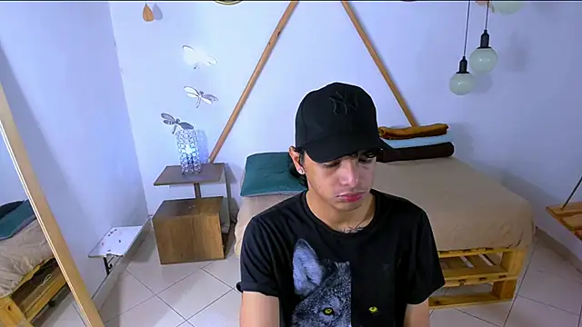 Snapshot of Brand_habes chatting on October 15, 2025, 1:30 pm Brand habes online show from October 15, 2025, 1:30 pm