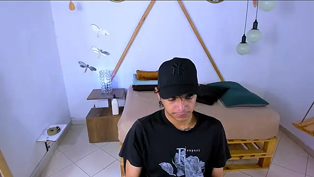 Snapshot of Brand_habes chatting on October 4, 2025, 2:18 pm Brand habes online show from October 4, 2025, 2:18 pm