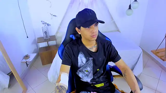 Snapshot of Brand_habes chatting on December 4, 2025, 12:53 am Brand habes online show from December 4, 2025, 12:53 am