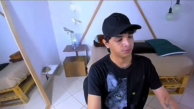 Snapshot of Brand_habes chatting on October 11, 2025, 10:00 pm Brand habes online show from October 11, 2025, 10:00 pm