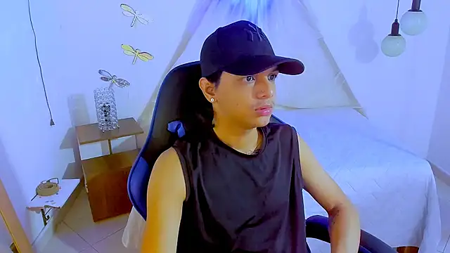 Snapshot of Brand_habes chatting on November 15, 2025, 3:32 am Brand habes online show from November 15, 2025, 3:32 am