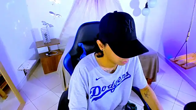 Snapshot of Brand_habes chatting on December 15, 2025, 5:35 am Brand habes online show from December 15, 2025, 5:35 am