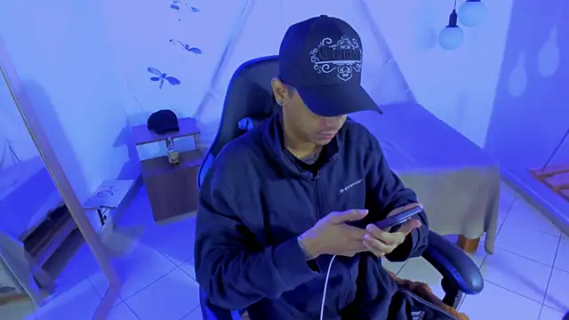 Snapshot of Brand_habes chatting on January 13, 2026, 4:55 pm Brand habes online show from January 13, 2026, 4:55 pm