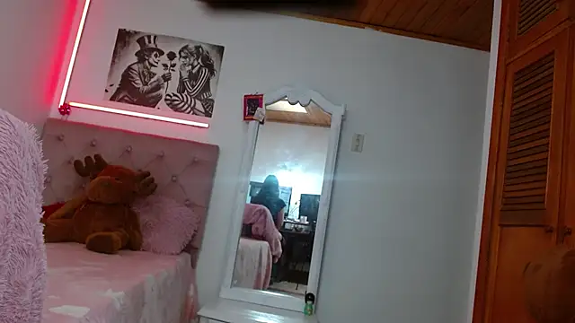 tifanny-squirt online show from February 26, 2026, 1:55 pm