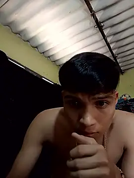 Snapshot of Brallitan225 chatting on November 12, 2025, 5:39 pm Brallitan225 online show from November 12, 2025, 5:39 pm