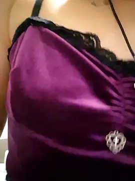 Snapshot of Lunababymylove chatting on October 31, 2025, 1:35 am Lunababymylove online show from October 31, 2025, 1:35 am