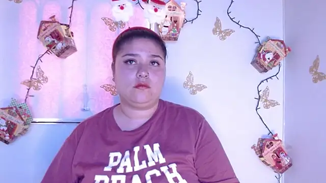 Snapshot of LennaTurnerr chatting on December 3, 2024, 7:28 pm LennaTurnerr online show from December 3, 2024, 7:28 pm