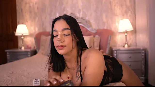 Snapshot of AngelineConnor chatting on November 6, 2025, 9:19 pm AngelineConnor online show from November 6, 2025, 9:19 pm