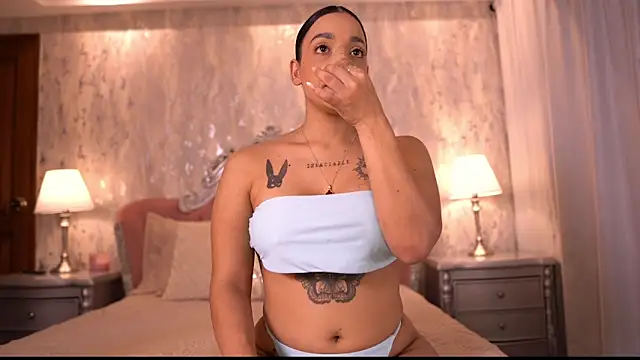 Snapshot of AngelineConnor chatting on November 15, 2025, 10:36 pm AngelineConnor online show from November 15, 2025, 10:36 pm