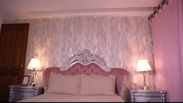 Snapshot of AngelineConnor chatting on April 11, 2026, 10:46 pm AngelineConnor online show from April 11, 2026, 10:46 pm