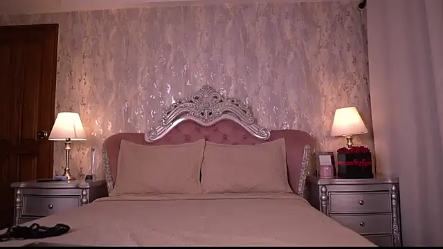 Snapshot of AngelineConnor chatting on May 4, 2026, 11:51 pm AngelineConnor online show from May 4, 2026, 11:51 pm