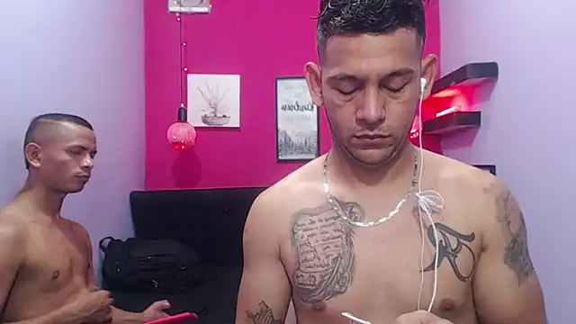 hugecocks hot online show from April 28, 2026, 6:45 pm