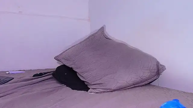 KaelMoreau online show from March 31, 2026, 8:16 am