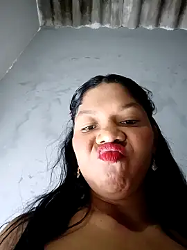 DIORA Latina online show from February 13, 2026, 2:22 am