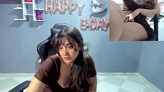 Snapshot of ArtemisNature chatting on April 16, 2026, 9:39 pm ArtemisNature online show from April 16, 2026, 9:39 pm