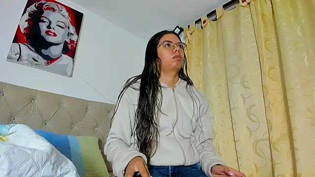 Vahiolet smith online show from October 3, 2025, 3:09 am