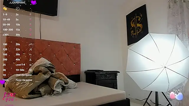 Snapshot of Vahiolet_smith chatting on January 7, 2026, 3:33 am Vahiolet smith online show from January 7, 2026, 3:33 am