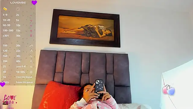 Snapshot of Vahiolet_smith chatting on February 26, 2026, 3:06 am Vahiolet smith online show from February 26, 2026, 3:06 am