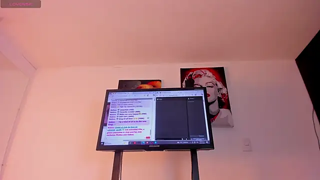 Vahiolet smith online show from February 25, 2025, 3:31 pm