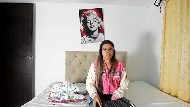 Vahiolet smith online show from September 23, 2025, 3:13 am