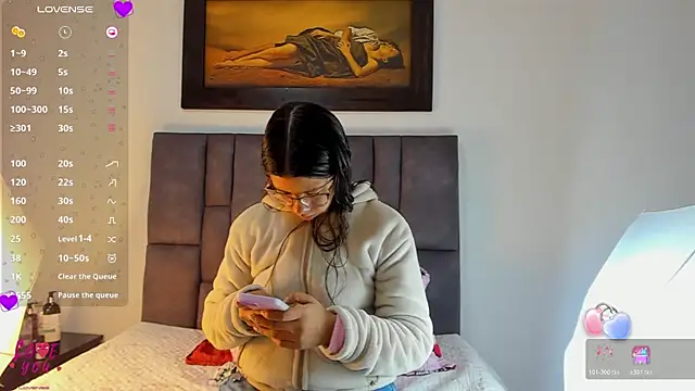 Snapshot of Vahiolet_smith chatting on February 18, 2026, 3:26 am Vahiolet smith online show from February 18, 2026, 3:26 am