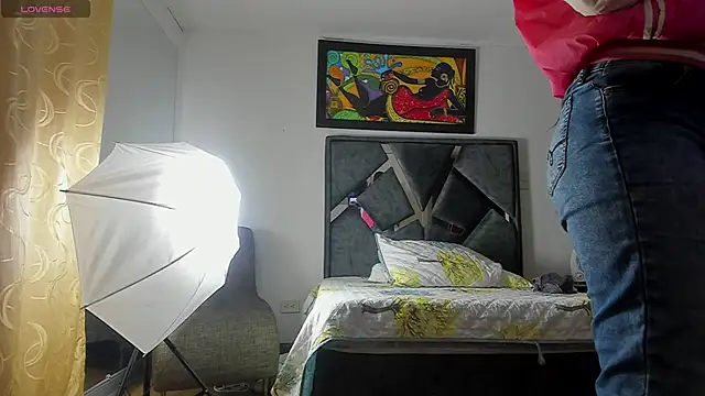 Vahiolet smith online show from October 16, 2025, 3:15 am