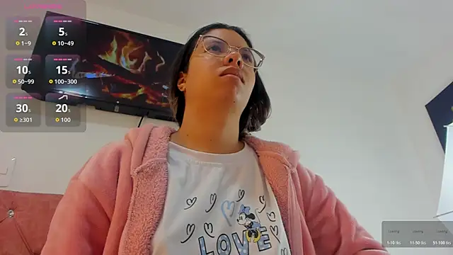 Snapshot of Vahiolet_smith chatting on December 23, 2025, 3:39 am Vahiolet smith online show from December 23, 2025, 3:39 am