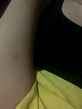 Asianmombigasss online show from October 9, 2025, 3:01 pm