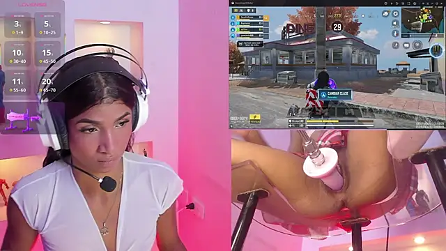 Snapshot of SofiRey_ chatting on December 21, 2025, 1:24 pm SofiRey online show from December 21, 2025, 1:24 pm